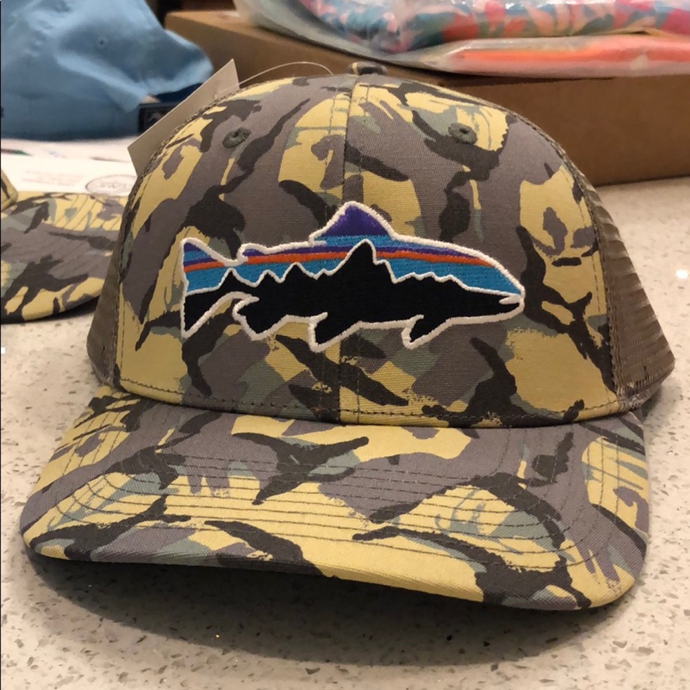Patagonia mens Fitz Roy snap back trout camo hat